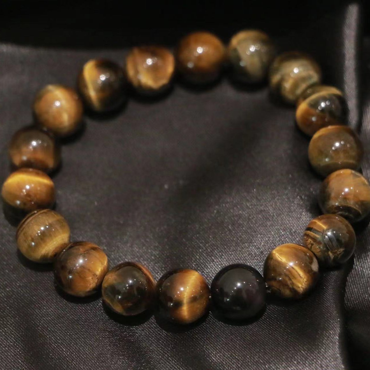 ESTP - Bold Adventure: Tiger's Eye Stone Bracelet